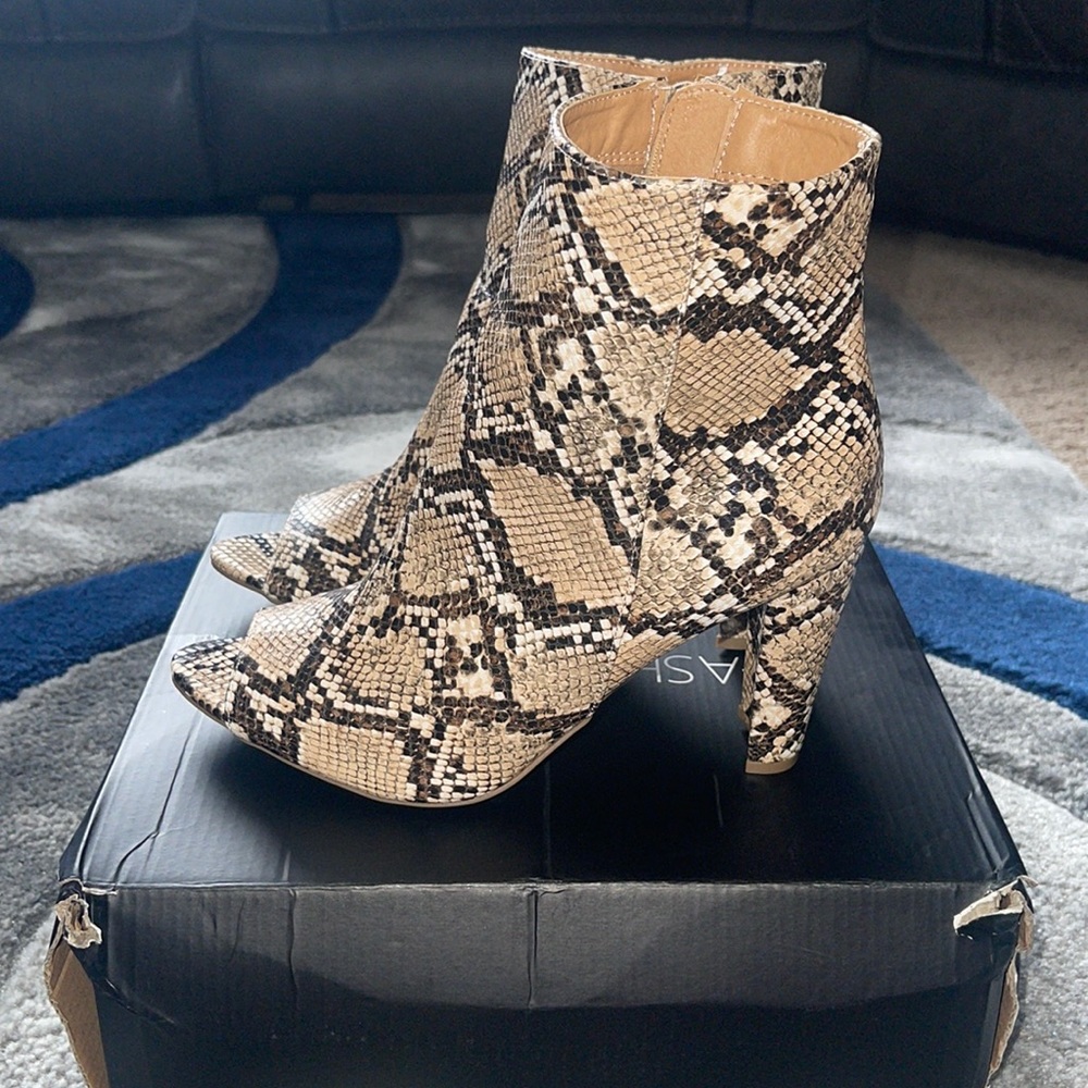 Brand New Camel Snake Booties